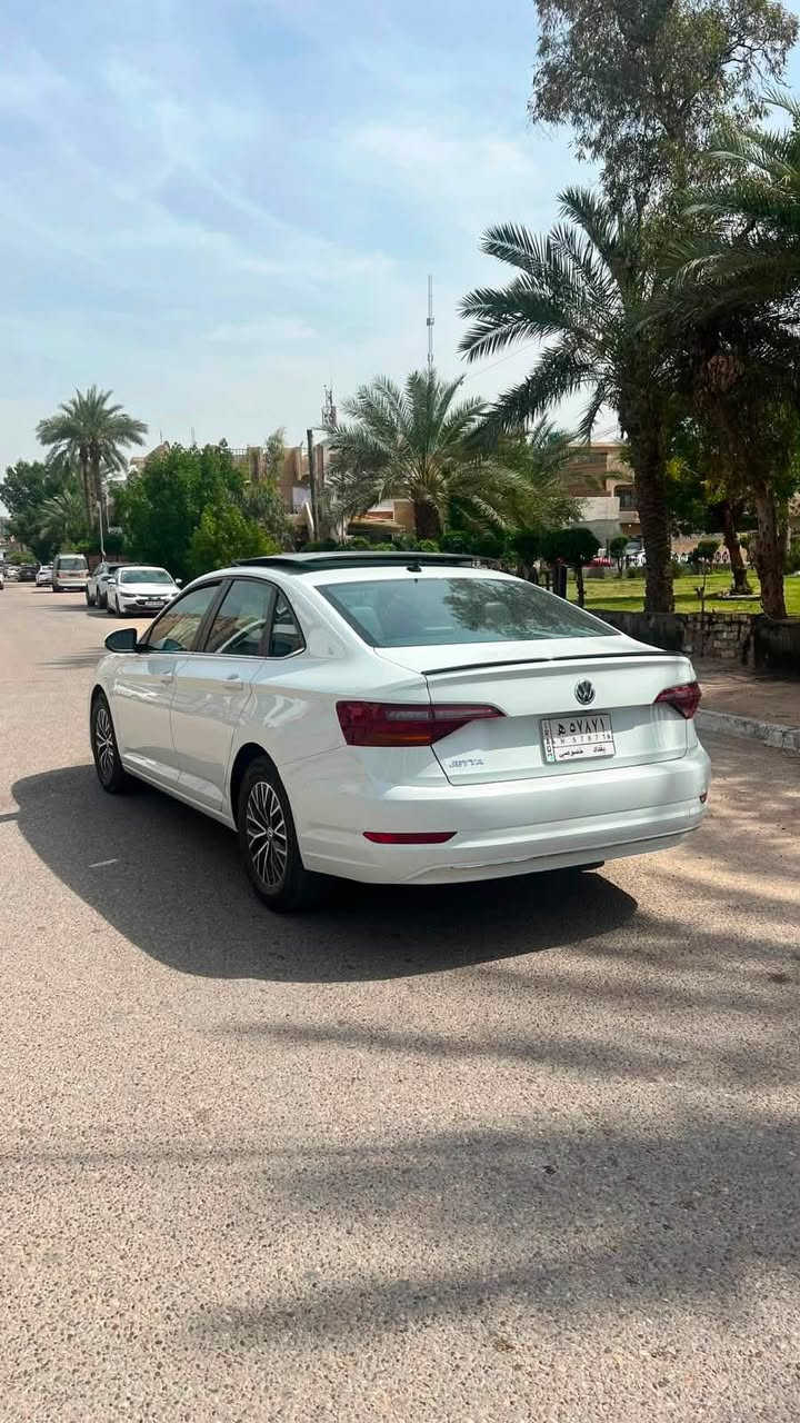 ‏Volkswagen Jetta 2019 SE
فولكس واكن جيتا ٢٠١٩ SE

رقم: بغداد  
لون: ابيض
المحرك : ١٤٠٠ تيربو 
عداد المسافه: ١٨٥.٠٠٠ كم 
السعر :148 ورقه 
المواصفات :
١. سقف بنوراما
٢. كشنات جلد اسود 
٣. تدفئه بالكشنات
٤. ويل كب 
٥. رادار امامي
٦. نقطه عمياء 
٧. رادار خلفي .. توقف ذات    
السياره مناقصها اي شي 
الحادث
بامريكه بدايه الهلال طخه بسيطه بالهلال الخلفي وره السايق بيها بس برده طاكه
واحدث ابغداد ربع البنيد سمكره او اصبغ
بيها ايرباك برتين او كشن السايق او راجع سستم
للاستفسار *********** عبدالله
