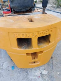 شوكيه 3طن كوماتسو محرك ازوزه جديد كير جديد تماتيك شقاله ومابيها اي نقص...