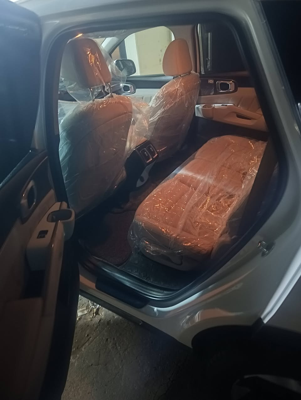 كيا سورنتو 2024 سياره فول عده الفتحه والباقي المواصفات معروفه سونار السياره مرفق بل مشنور ماشيه 44 السعر 280 وبيها مجال مكان كربلاء ***********
