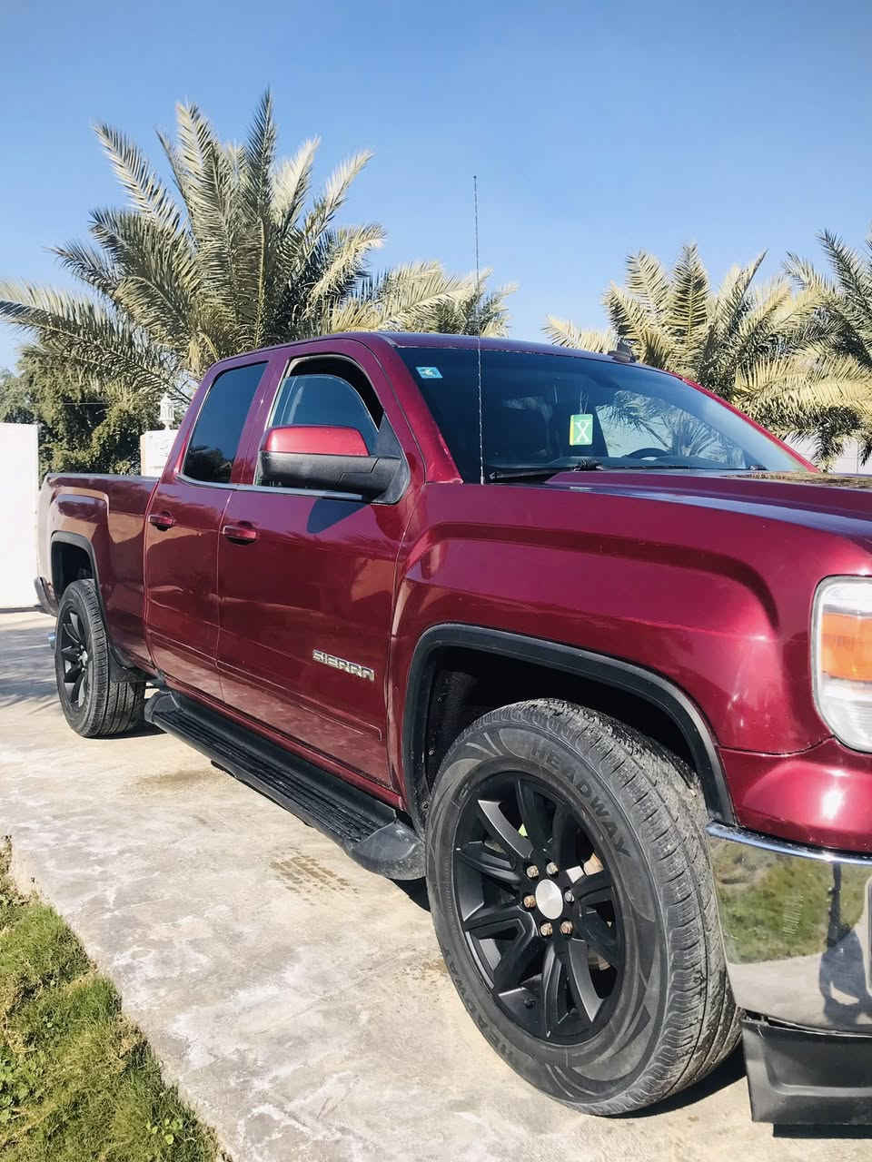 أسلام عليكم 
للبيع جي ام سي سيره 2014 وارد كندي بدي طويل لون ماروني ضرر جاملق امامي وبنيد والبدي مبدل سونار مرفق بلصور مكينة 6 سيارة جاهزة ومابيهة نقص 
السعر 160$ وبيهة مجال 
العنوان بغداد للاستفسار ***********
