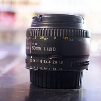 عدسة 50mm f1.8 • لنيكون • بدون موتور