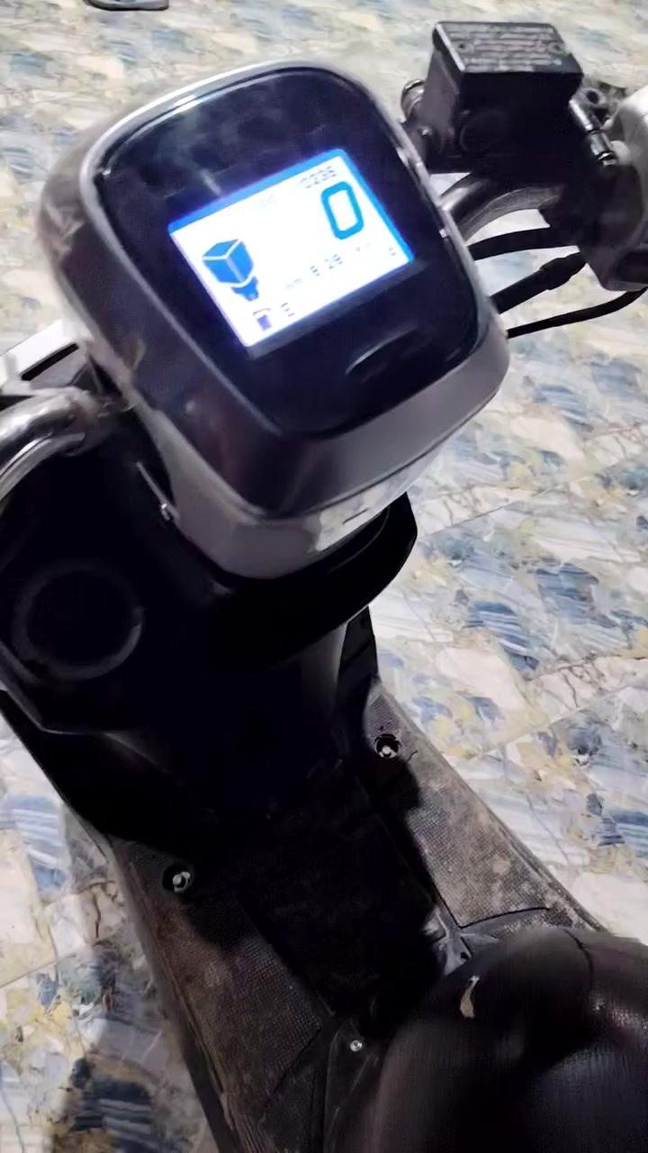 دراجه للبيع ماكس بوليسي نوزل التواصل***********
مكفوله من كلشي ومكفوله من السرقه 
الدراجه مامحتاجه اي شي 100/100
 بيه لايت زنون 
محرك مامفتوح مكفوله 
نكره سلف 
بريك شغال خلفي امامي 
محرك شوفت عينك 
مكاني بابل القاسم …  السعر 730 وبيه مجال
