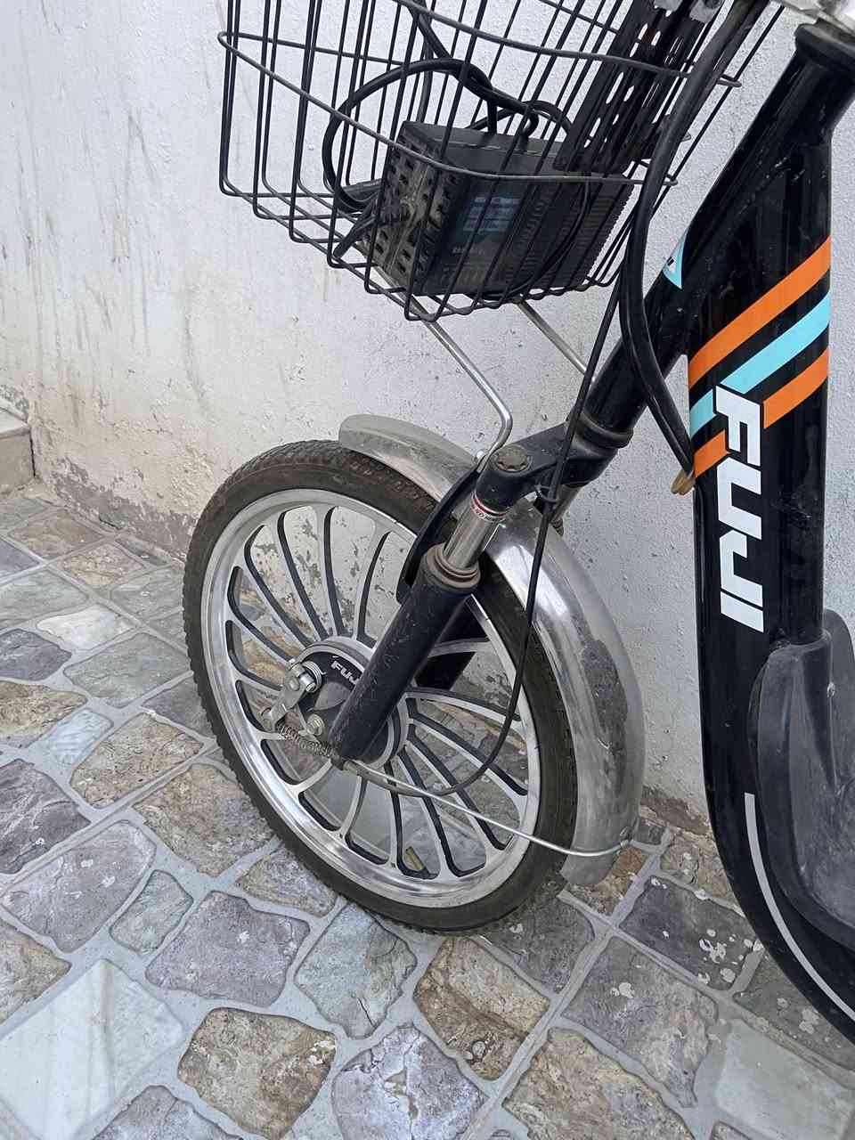 بايسكل شحن موديل 2022 نضيف جاهز بدون عيب مال جناي باتري مبي عيب كهربائيات كامل نضيفه سعره 250 شراي اتصل ودلل❤️
***********
