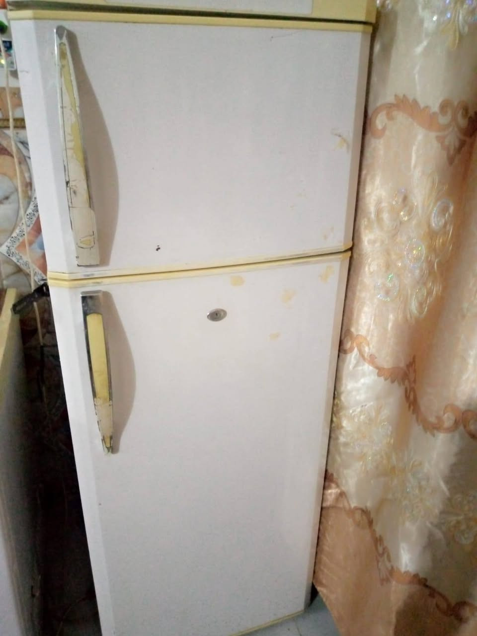 ثلاجات 2 نضاف وشغالات للبيع بسعر مناسب
استفسار ***********

