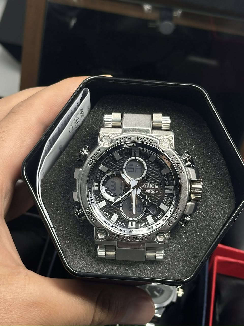 ساعات بالة جديد ( سويسري - ياباني )فقط اسعار مناسبة جداً علق ويجيك السعر


**إذا كنت صاحب هذا الإعلان وتريد حذفه لأي سبب، رجاءا أرسل رسالة إلى الدعم الفني**