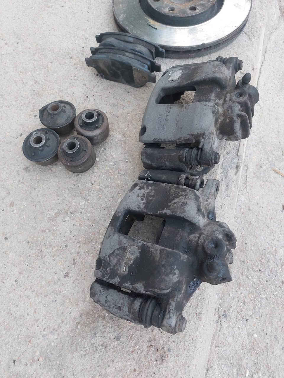 اسطابكسلات ٣٠٧ مع الطوب والبولبرنات فقط جهة اليمين بي صوت ..فجوج بريك بدلتهم علمود الويل كب نظاف
دركه ستيرن درع دعاميه شباك بدون اي كسر للبيع كلهن ب ١٠٠ وبيهن مجال ..موديل ٢٠٠٥
ومرايه جهة اليمين بيهه تصليح بسيط


**إذا كنت صاحب هذا الإعلان وتريد حذفه لأي سبب، رجاءا أرسل رسالة إلى الدعم الفني**