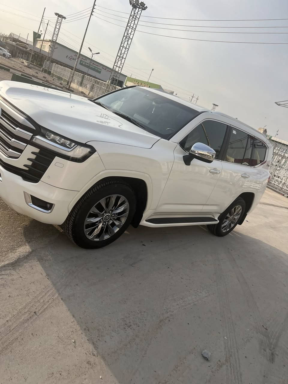 في اكس ٢٢توين تيربو بغداد بسمي دولي مغلفه بلكامل مبدل بنيد وجمالغ بدون الغود وبدون ايرباك مكان سياره البصره السعر ٥٦٥ورقه ***********
