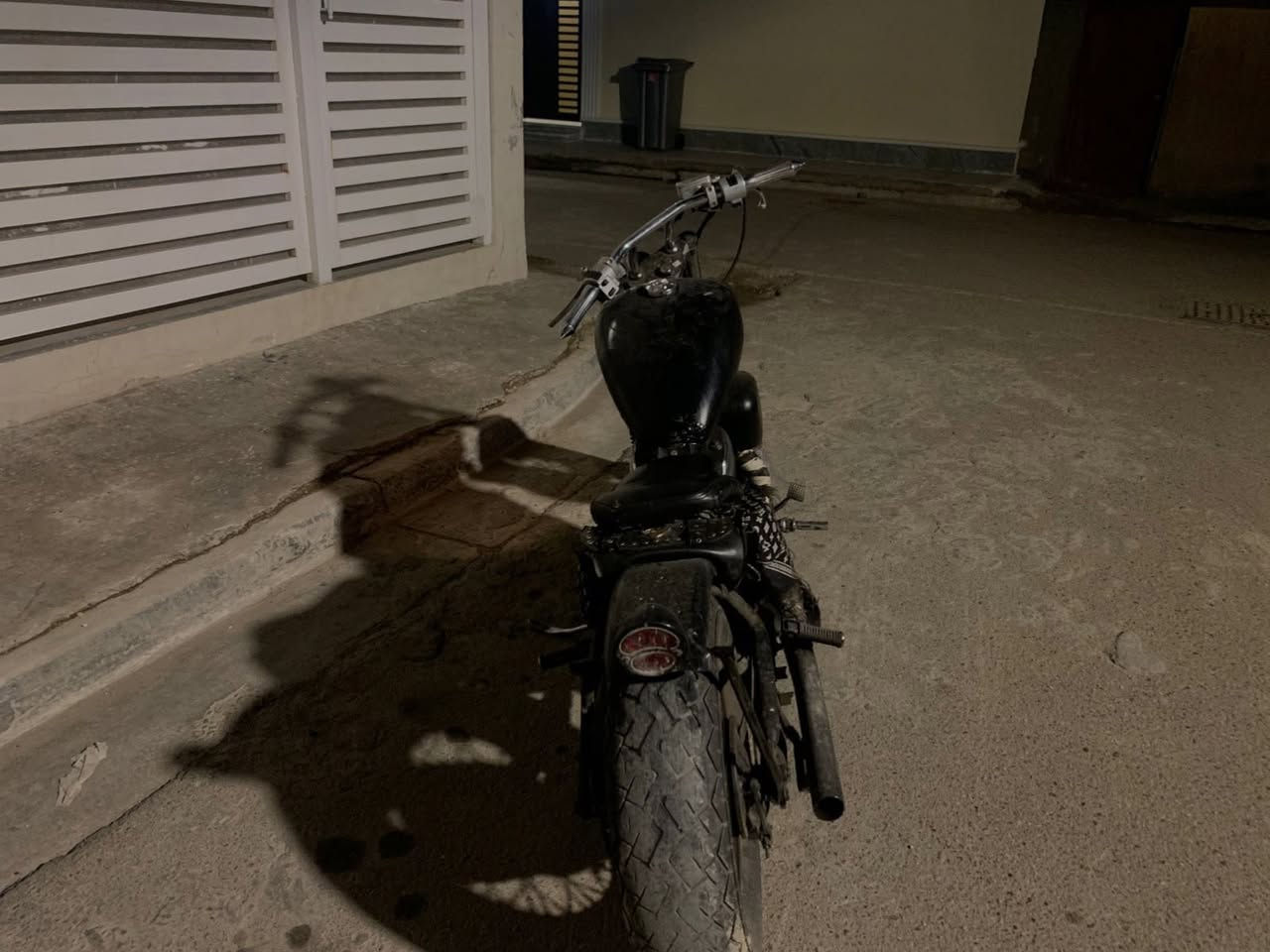 السلام عليكم
هوندا ستد 400
الدراجة متروكة صار 4 اشهر
چانت تشتغل قبلها
ابيع كوم حديد
السعر 500
لتخابرني وتگول شبيها ابيع كوم حدييد
السعر ***********
