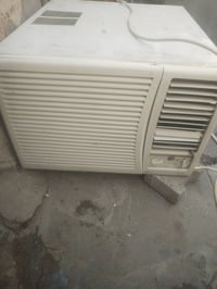 مكيف البيع السعر   ٣٠٠ مكان شعله ٠٧٧٦٤٢١٣٧٩٤