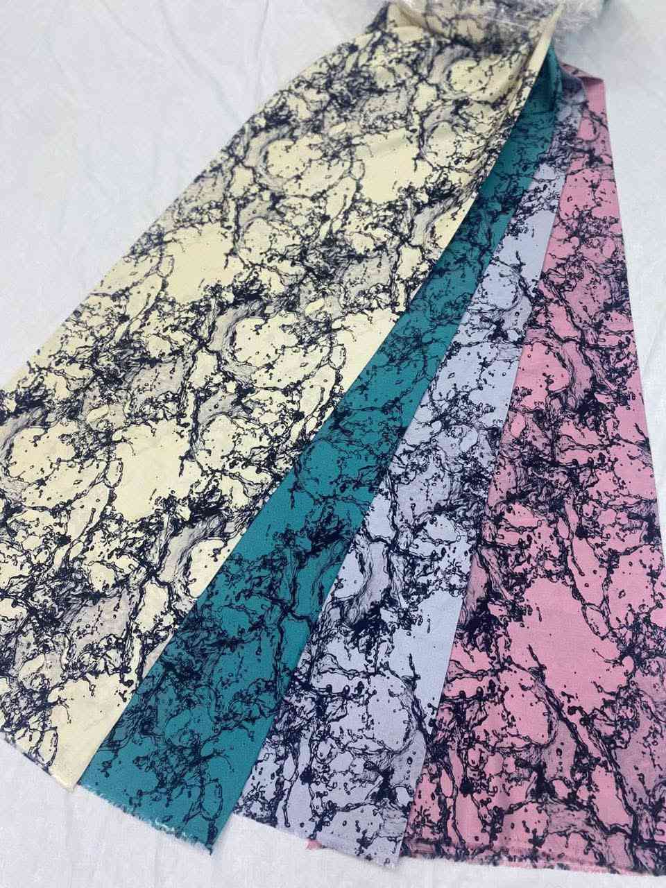 جديد بيت الأقمشه البغدادي للأقمشه النسائيه 

يتوفر لدينا قطع 

كشمير ايطالي قطني  

العنوان صليخ قرب مدرسة الأزاهير 

للاستفسار المراسله  على الرقم : ‏‪0787 744 4637‬‏
