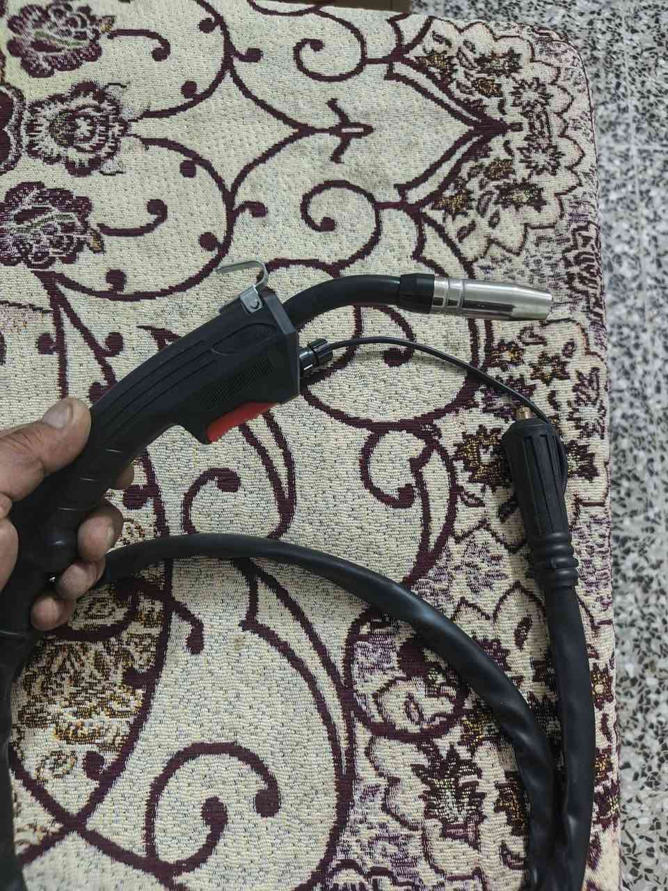 السلام عليكم من رخصت الادمن يده طلعتلي بل امزون مال لحام قيم واخذ بلي يرضس بي الله ما متواجد فيس هاذ رقمي بي واتساب***********
