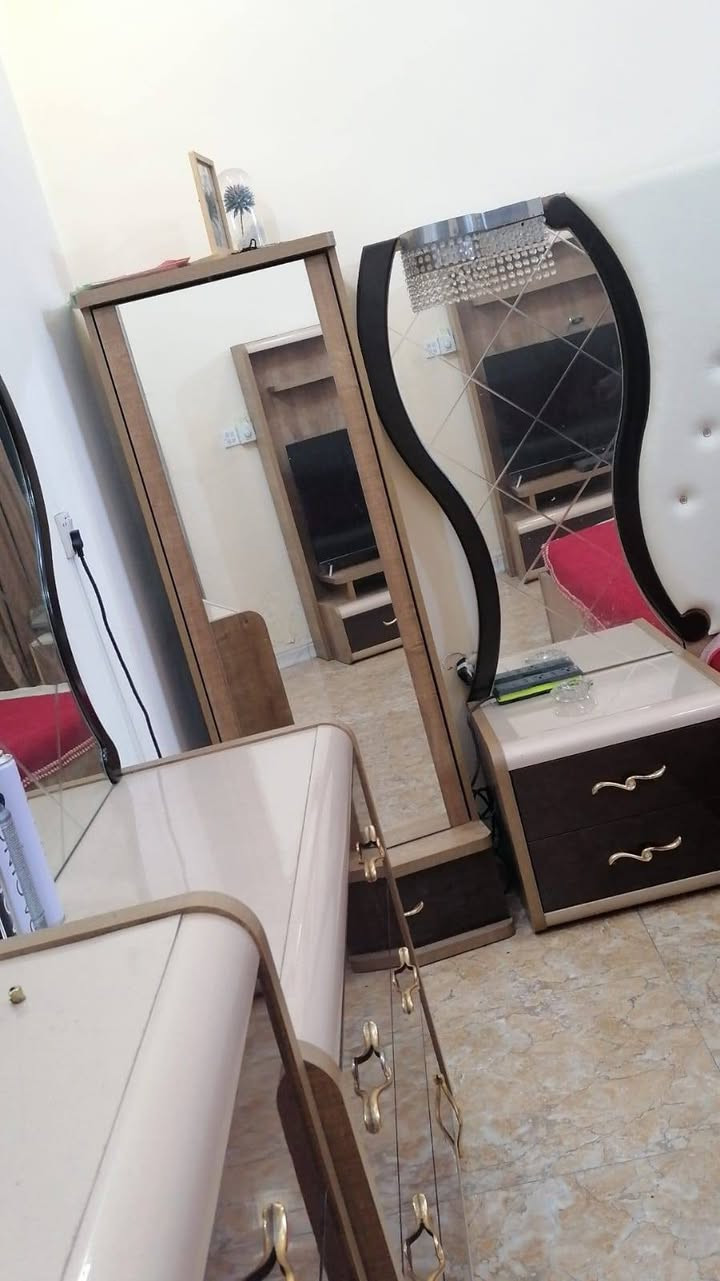 غرفه نوم تركية مستخدمة اخت الجديدة قوية جدا
نضافتها ٩٥%
١١ قطعة 
بغداد المشتل
***********
