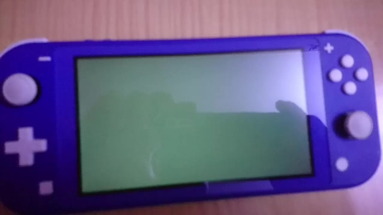 السلام عليكم رمضان كريم عندي سويتش ليت مكر وكامل اخو الجديد رام 128 وشاحنه اصليه السعر 230 الف. رقم الموبايل ***********
