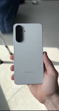 سامسونك 56a 5G • جديد • ملحقات كاملة