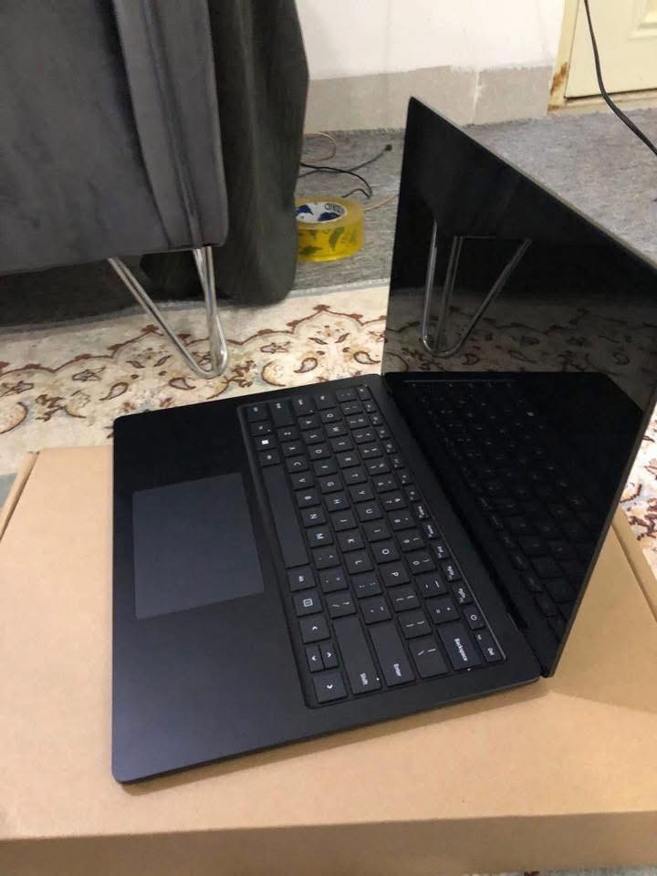 السلام عليكم
لابتوب   للبيع   

حجم 13.5

شاشة 2K IPS لمس QHD 
Core i7 1185 جيل 11 
Ram 16GB DDR4 4333mhz سرعة عاليه كثير

HARD 256 SSD يمكن تطويره

كرت شاشة انتل Iris xe 8GB g7
اداء قوي 
بطارية يدوم لحد 6-8 ساعات
مصنوع من الومينيوم و جلد الكانترا الايطالي
كاميرا 720 HD كلش واضح
نسخه business edition رجال الاعمال
Face ID فتح بل وجه نفس آيفون 

مستخدم قليل جدا 

655 الف   

بيع فقط!

ممتاز للبرنامج الهندسيه او برمجه ساعات عمل طويله مع شاحن بلادي ١٠٠٪؜


**إذا كنت صاحب هذا الإعلان وتريد حذفه لأي سبب، رجاءا أرسل رسالة إلى الدعم الفني**