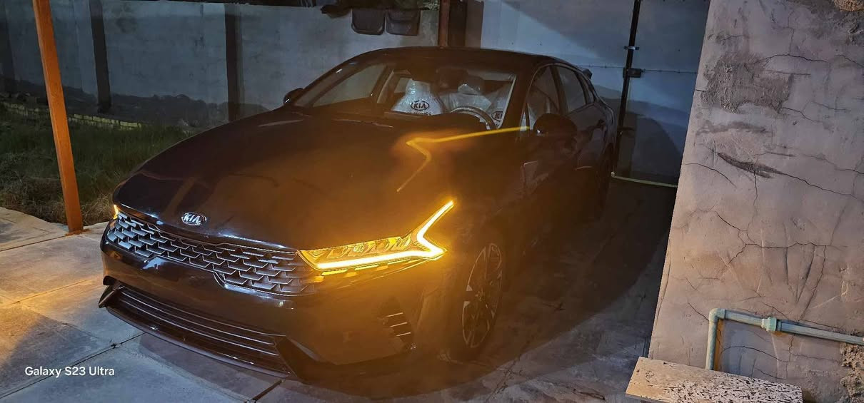 سيارة KIA K5  وارد امريكي
موديل 2021 

مواصفات
_محرك 1600 تيربو
_ماشيه 80 الف كيلو 
_بصمه تشغيل +بصمة ابواب
-تشغيل عن بعد 
-جنطة ذكية تفتح عند الاقتراب 
ــ 5انضمة قيادة 
_ شاشه كبيره
_لايت زينون 4 عدسات
ــ لد نهاري 
_ ترحيب عند الاقتراب
ــ قيادة ذاتية
_تحديد المسار
_النقطه العمياء
_رادار امامي جانبي خلفي
ــ توقف ذاتي
_فول تحكم ستيرن
_كامره خلفيه دواره
_ شاشه كبيرة وايضا تدعم GPS
_سايد بريك دكمة
ــ اوتو هولد
رقم #مثنى معوقين 

حادثها تبديل باب الخلف السايق وتصليح الجاملغ الخلفي 
مكان السيارة #الديوانية
اتصل وبيك خير وادلل مكلف بنشر 
للاستفسار رقم :***********
