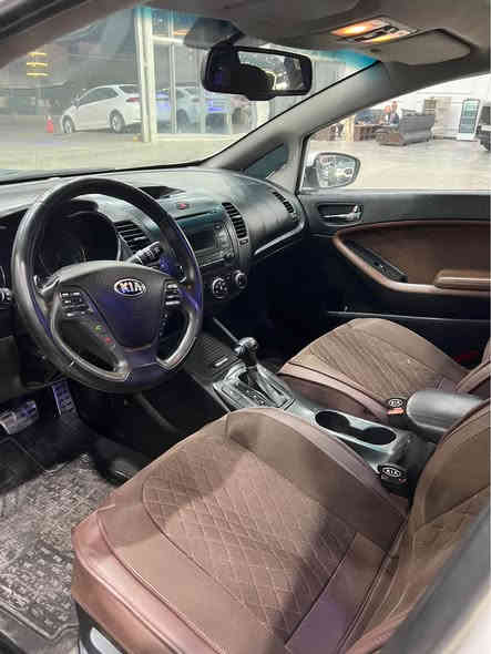 كيا سيراتو
سنة الصنع:2014
عداد المسافة 200 الف كم
وكالة خليجي 
صبغ ٤ قطع صفحة السايق
كير مكينة كفالة
بدون ايرباك
مكينة 2000 دوش 
فول مواصفات
لمتد
تدفئة تبريد كشنات
بصمة+ فتحة سقف
رقم سليمانية باسمي
السعر 115 وبيها شي بسيط
الكاظمية جكوك
يتوفر بيع وشراء ومراوس
*********** بغداد
