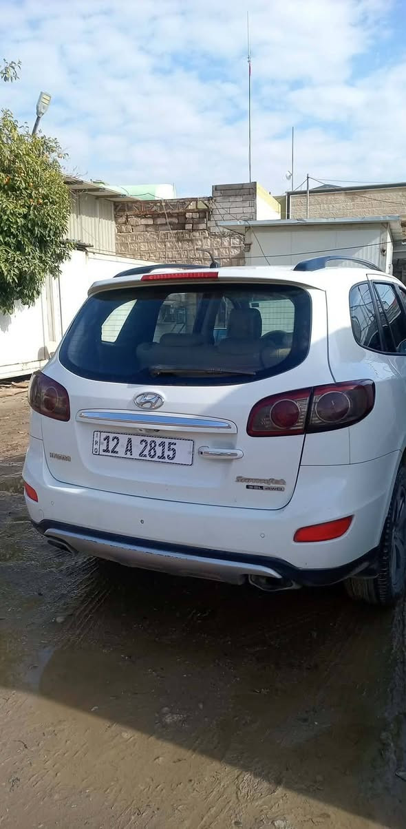 السلام عليكم سنتافي للبيع ٢٠١٢ فول مواصفات محرك كير شرط جديد ٦ سلندر ٧ راكب ***********
