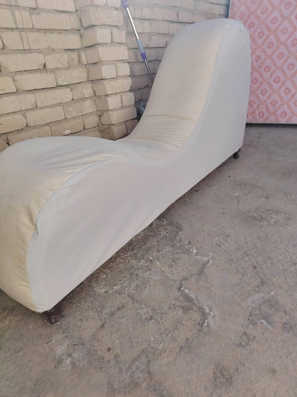 السلام عليكم غراض للبيع دوشك چربايه جديد استعمال قليل وشازلون جديده استعمال قليل  وميز مرايه وكيزر مكاني النجف الحيره استفسار اكثر خاص وبخدمتكم


**إذا كنت صاحب هذا الإعلان وتريد حذفه لأي سبب، رجاءا أرسل رسالة إلى الدعم الفني**