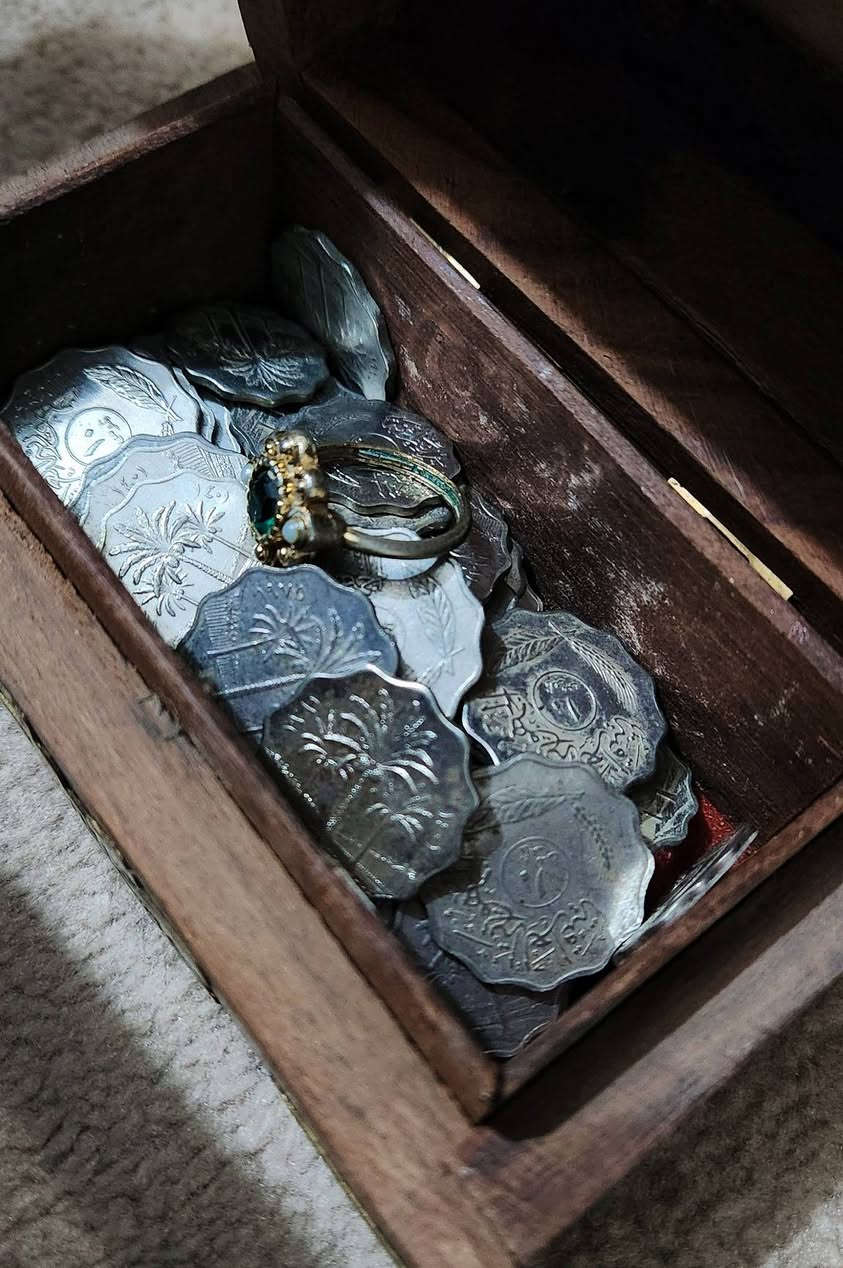 #الكنز_الصغير 
45 قطعة من دراهم ١٠ فلوس عرآقية و ٥ فلوس عرآقية
مع خآتم نسائي قديم 

جمال الزمن العتيق حآضر اليوم 

السعر 25 فقط


**إذا كنت صاحب هذا الإعلان وتريد حذفه لأي سبب، رجاءا أرسل رسالة إلى الدعم الفني**