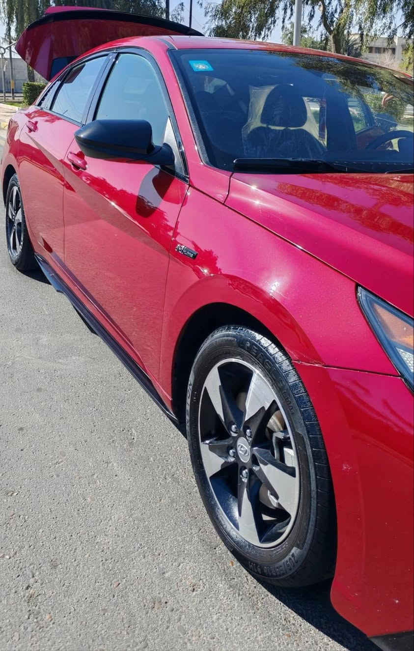 السلام عليكم  شبابنا  الطيبين 
اللنترا
2023 فول للأخير 1/1
 حادثها بس دعامية اماميه وبنيد والباقي مكفول من صبغ  ماشية 63 ml
محرك 1600
المواصفات... 
فتحه +بصمه 
شاشة ديجيتال متصلة 
بصمة تشغيل 
بصمة أبواب
بصمة صندوق 
رادار امامي رادار خلفي وجانبي
مانع تصادم بريك ذكي 
مدخلين شحن واوكس
تبريد بيانو 
كاميرا خلفية دواره
مانع تصادم 
حساسات اطارات 
فول تحكمات ستيرن
اضوية اماميه LED
نضام ترحيب عند الاقتراب 
صندوك فتح عند الاقتراب
مانع انزلاق 
تدفئة بالكشنات
تدفئة ستيرن 
دخول ذكي 
نظام قيادة ذاتية 
نظام GPS + خرائط 
3 أنظمة قيادة (eco,Nor, sport) 
شاشة اعطال الكترونية 
زر عرض الكاميرا
شحن واير ليس 
تحديد مسار
للأستفسار
 اتصل *********** 
مكاني بغداد حي الجهاد 
السعر 160 وبيها مجال للطيبين لاتعاملني بتلفون تجي وتقتنع وأوجب حك جيتك وبلعافيه عل ياخذها 
ملاحظه؛ السياره بلحقيقه احلى بالف مره عن الصور 
‏
