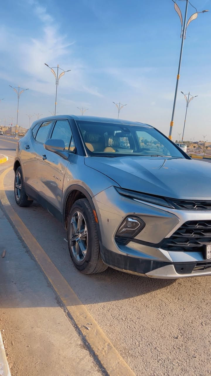 📌شوفرليت بلايزر  2023  LT2.
🔹رقم أربيل جديد 

📌حجم محرك : 4سلندر 2.0 تيربو

🔹عدد المسافات45000

📌اللون : رصاصي غير محدد

📌الضرر : باب تبديل ، جاملغ خلفي صبغ كما مرفق في السونار

 📌المواصفات :LT2 

............

🔹بصمة تشغيل

🔹بصمة 4 ابواب 

🔹لايت ليد + نهاري

🔹تحكم وضعيات القيادة

🔹تحكم ستيرن جهتين 

🔹سستم صوت متكامل 

🔹هاند بريك بصمة

🔹منافذ USB  .T_IBC

🔹كشنات كهربائي 

🔹تبريد كشنات امامية

🔹تدفئة كشنات اماميه

🔹تبريد قطعتين 

🔹شاشة كار بلي + أندرويد اوتو

🔹رادار امامي جانبي

🔹تحديد مسار 

🔹كاميرات

🔹اوتو ستارت (Auto start)

🔹اوتو ستوب (Auto stop)

🔹مانع انزلاق+ABS

🔹تشغيل عن بعد 

🔹بقية موصفات LT2 معروفة 

📌لاستفسار  ***********

🔹السعر :187$

📍كربلاء
