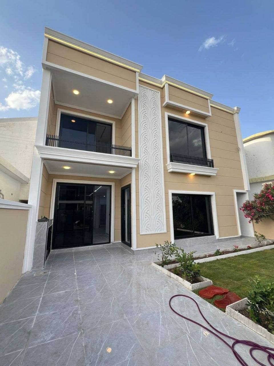 منزل فول مواصفات للبيع 
في أربيل مجمع لاوان ستي
مساحه 200م
يتكون من
4نوم
استقبال
مطبخ حاروبارد 
2هول كراج حديقه
تمليك طابو صرف

السعر  : https://t.me/qallaynwe/10635?single
============
***********
***********
***********
