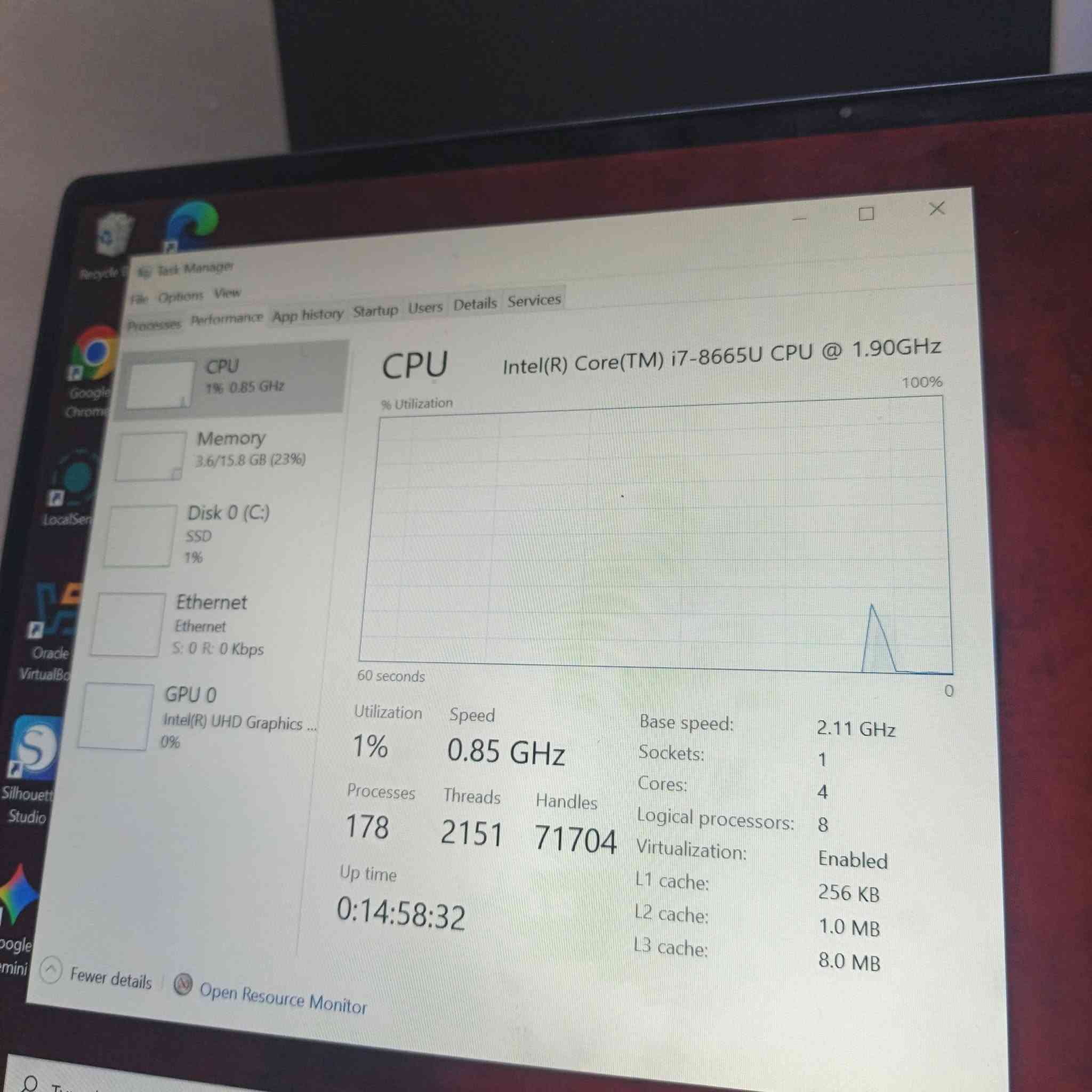 لابتوب ديل / dell 
مواصفات : 
- شاشة لمس قلاب 
- شاشة  FHD محترمة كلش 
- معالج كوراي 7 الجيل الثامن 
- الرام 16 ddr4 سرعة عالية 
- هارد  M.2 512G . 
- كارت شاشة داخلي  8G يتحمل ضغط عمل 
- شحن تايبسي سريع ١٠٠ واط
الابتوب استخدام مطبعة وسبب البيع اشتريت حاسبة وما احتاجة 
ولابتوب جنت اشتغل علي تصميم للمطبعة وبلدراسة والحمد الله كلش جيد 
سعره / 400 ألف وبي مجال للشراي 
للتواصل : *********** واتساب
