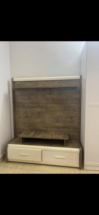 ميز بلازما • نظيف • حجم كبير