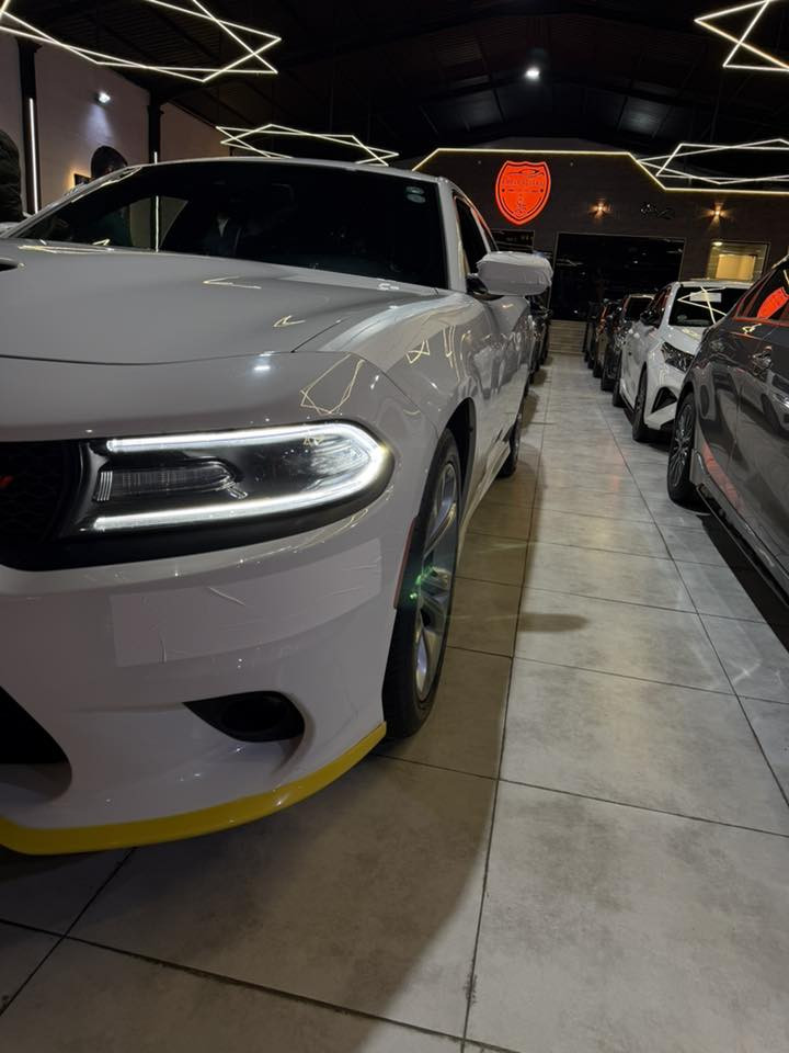 السلام عليكم جارجر 2021 gt Plus 

فوووووول مواصفات داخل أحمر رادار أمامي سلايد روف  كلين تايتل وكالة هارلم ماشية 66 الف ميل

ملاحظة بارد أربع اصابع فقط جوه قبط البانزين

للأستفسار أكثر ***********
