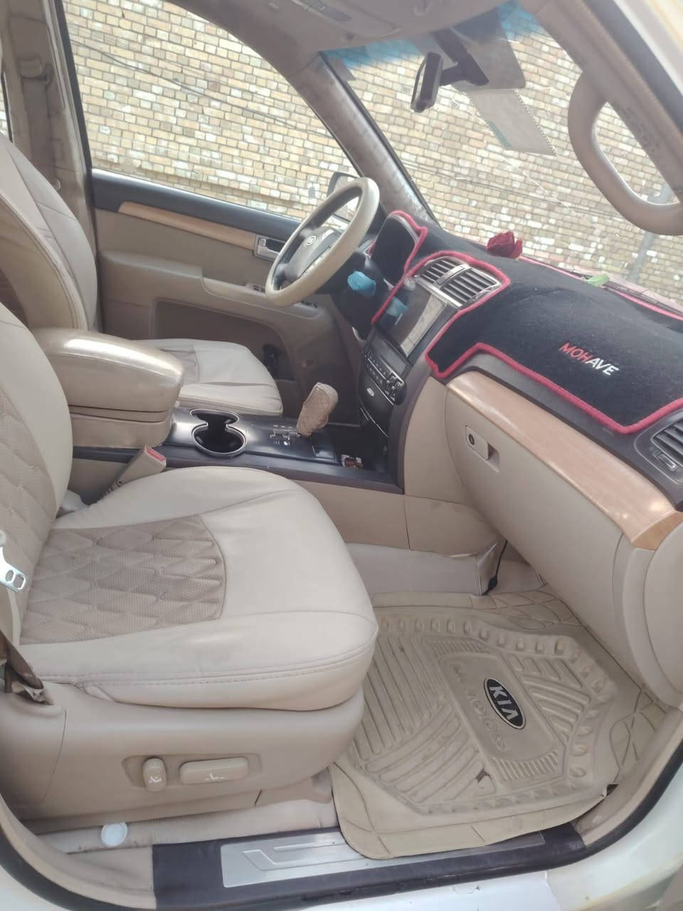 سلام عليكم مهافي البيع موديل 2009مكفوله كفاله عامه وجديده سياره فول مواصفات الخير سياره بسمنه سياره بل عماره سعر 140وبيها مجال الشراي أكثر تفاصيل التصال علاه رقم  ***********
