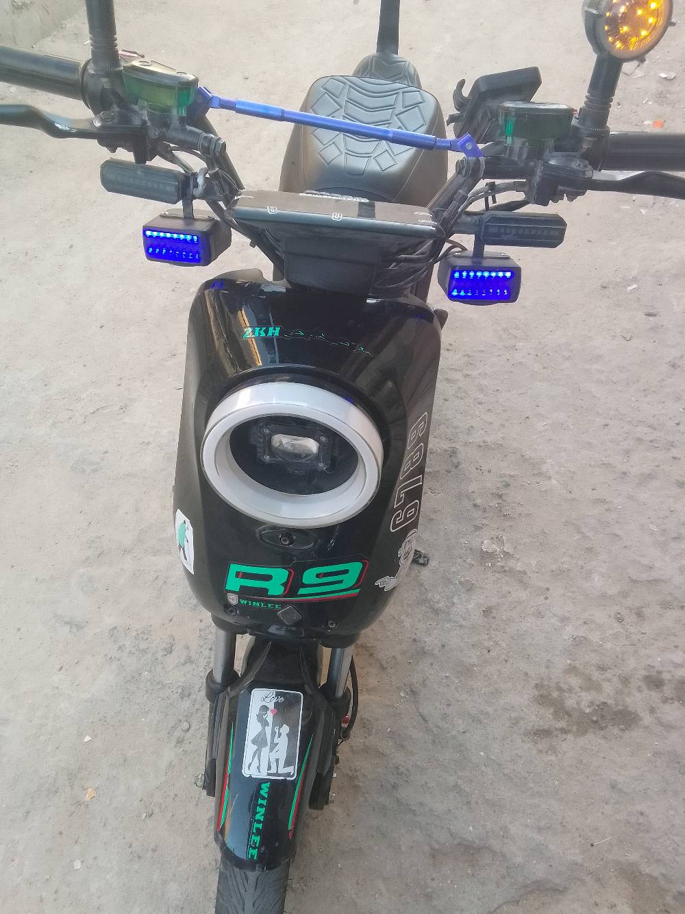 القبله حي شهداء
دراجه شحن جديدة كلشي بيه شغال نضيفه رقم بي واتساب راسل وتساب بس مراسله