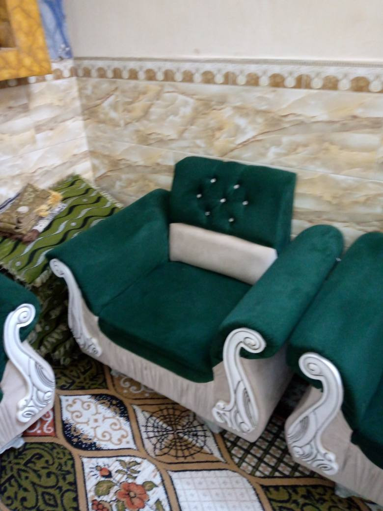 تخم خمس قطع يعني عشر مقاعد نظيف السعر 225 وبي مجال قليل الشراي واكون مقطع فيديو واضح على الخاص عمارة, ميسان


**إذا كنت صاحب هذا الإعلان وتريد حذفه لأي سبب، رجاءا أرسل رسالة إلى الدعم الفني**