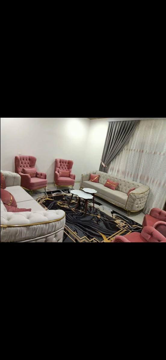 مه 
دار للبيع حي الواسطي خلف مول حاج زياد مساحة 100 متر الواجه 5 امتار
النزال  20 متر 
 طابو ملك صرف بأسم شخص واحد 

طابقين وطابق الثالث بيتونه 
الطابق الاول _مطبخ _وصاله _وغرفه نوم _ومجمع صحيات 
الطابق الثاني _غرفه نوم _وصاله _مجمع صحيات _استقبال ( تصلح غرفه نوم)
_يحتوي على درج داخلي ودرج خارجي 

السعر 137

للستفسار *********** او *********** او زيارة المكتب ارو
