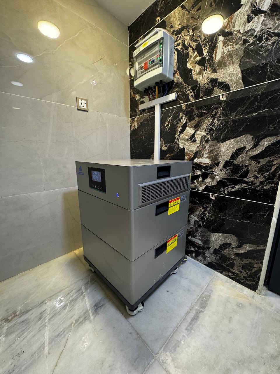 نحن نهتم بأدق التفاصيل…
فما بالك بالتفاصيل الأساسية؟

🔹 الإنفيرتر ٤٣ أمبير 
🔹 البطارية ٢ * ١٠ كيلو واط ساعة
🔹 الألواح الشمسية ٦٢٠ واط
🔹 القواطع والحمايات SSTDC
🔹 الهيكل ومتانته وتفاصيله c-channel 

كل جزء محسوب ومدروس حتى تحصل على منظومة تعيش سنين وتشتغل بثبات ☀️

⚡ منظومة 43 أمبير
مع بطاريات خزن 20.24 كيلوواط ساعة 🔋
قدرة أعلى، خزن أكبر، واعتمادية ممتازة بكل الظروف

كل هذا مع مكتب الطاقة المستدامة
وبمنتجات شركات عالمية رصينة

🔹 وكيل شيشن تكنولوجي
🔹 وكيل هواوي
🔹 وكيل لونجي
🔹 وكيل بطاريات Soluna

📍 العنوان: كوت – الخاچية – شارع 40
📞 موبايل:
***********
***********
