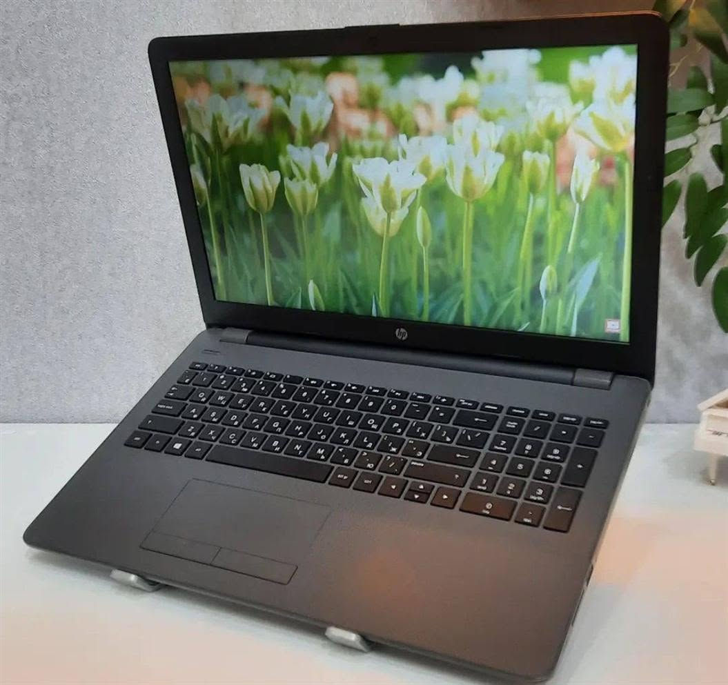 لابتوب HP - الجيل الثامن - هارد عملاق 1256 كيكا ( 275 ألف + جنطة + ماوس + سماعات ) 

كور i5 الجيل الثامن 

رام 8 كيكا DDR4 

هاردين : الأول SSD حجم 256 كيكا .. الثاني HDD حجم 1 تيرا (المجموع حجم كبير 1256 كيكا)

كارت شاشة Intel UHD Graphics 620 حجم 4 كيكا 

شاشة 15.6 FHD 

مكاني بغداد (توصيل بكل العراق)

واتساب ***********
