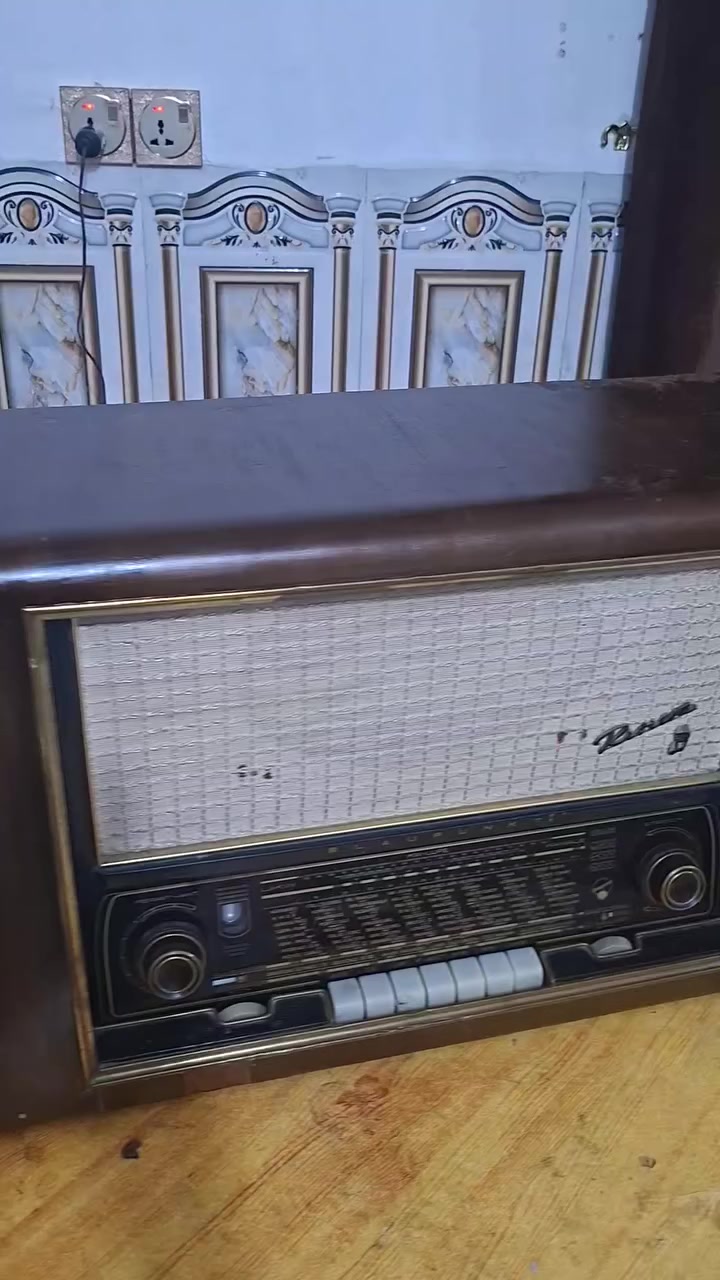 راديو لمبات صناعه المانيا خمسينات شغال ابلاد سحب قوي سعر ٢٠٠ الف يوجد توصيل كل المحافظات


**إذا كنت صاحب هذا الإعلان وتريد حذفه لأي سبب، رجاءا أرسل رسالة إلى الدعم الفني**