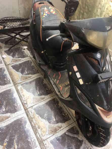 السلام عليكم دراجه ماكس ثعلب سرعه ١٤٠للبيع الدراجه نضيفه حيل كفرات ابلادمختمه مكينه ابلادلانضوح ولاتنقيص ولاتبخير شغاله سلف وهندر بكل وكت كهربائياته شغاله السعر٣٠٠الرقم *********** المكان حي الجهاد
