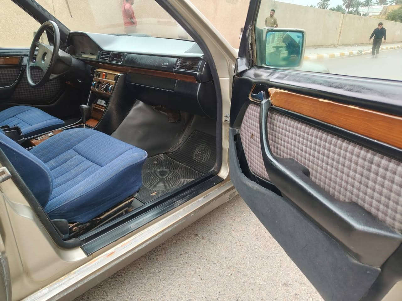 السلام عليكم مرسيدس دب رقم بصره مشروع وطني سنويه 28  مكينه وكير فيفيتي 3000 مكفولات سياره جاهزة من تخم تاير حداديه اماميه خلفيه جديده  تبريد شغال ثلج كهربايات كلها شغاله السياره مصبوغه عام للجماليه مكفوله من الضربه قواعد الدبل   برانكيتات بلاديات المكان واسط قضاء الحي السعر /50
***********
***********
