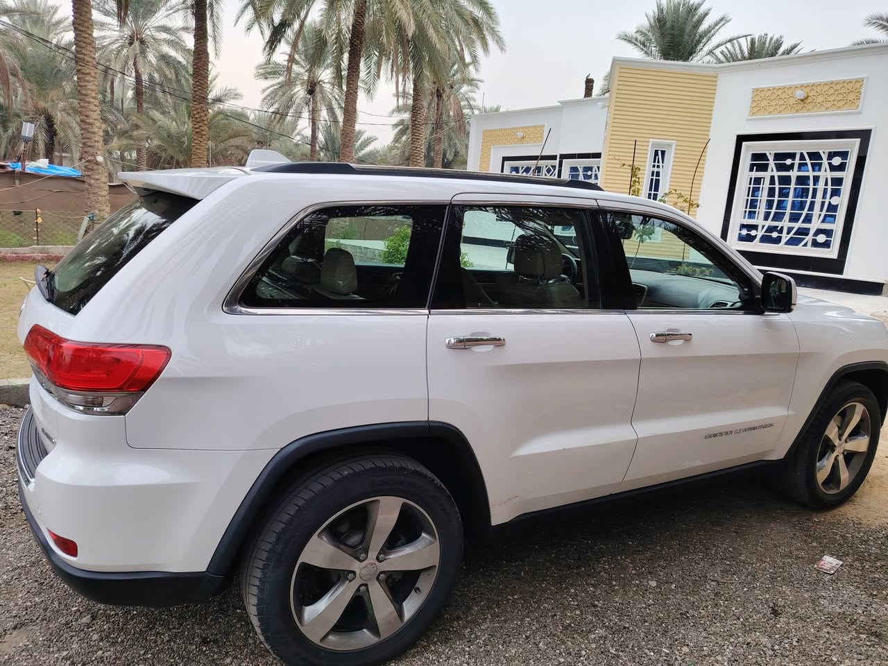 جيب 2014 لمتد
رقم بغداد
خليجي مكفوله من الصبغ والتبديل 
رقم بغداد جديدة
مستخدم عداد 159 الف ميل
مواصفات لمتد
بانوراما  
مكينه 3.6
داخل بيجي 
بصمه عدد اثنان
تشغيل عن بعد 
شاشه كبيره 
اريل نفكيتر 
كامره خلفيه 
المقاعد الامامية كهرباء 
تبريد +تدفئة مقاعد امامية
خزن مقاعد
فور ويل 
مري قلاب مع الرجوع للخلف
دبل صالنصة
لايت زنون 
حساس امامي 
حساس خلفي 
تحكم ستيرن 
تبريد قطعتين 
مكان السيارة 
كربلاء السعر 240... 
***********
