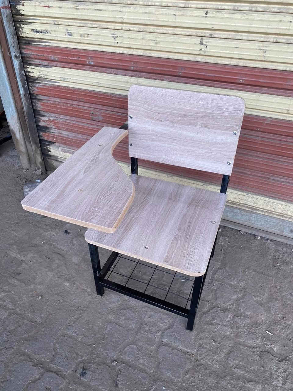 جملة فقط معمل الزهراء لكافة المستلزمات المدرسية والجامعيه والمصاطب والجرابي بانسب الاسعار جميع المحافظات للتواصل على الصفحة او الرقم والواتساب ***********
