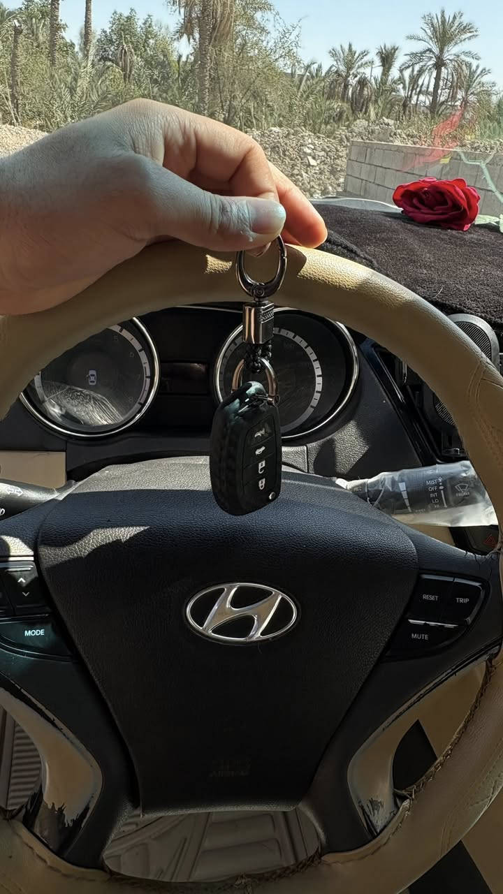 سوناتا خليجي 2011
لون ابيض السياره كفاله كير مكينه  ومكفوله من لحادث ٫٫  بيه تخم تاير جديد  حداده جديده  هزه جديده وسنويه لل2030 شرط التحويل مكينه بلاد ما مفتوحه سياره خير من الله 
بيه فقط جزء رشات صبغ جماليه بل خارج مدون معجون السعر (117$) وبيه مجال قليل   للتواصل على رقم *********** اعتذر ما متواجد على الفيس
