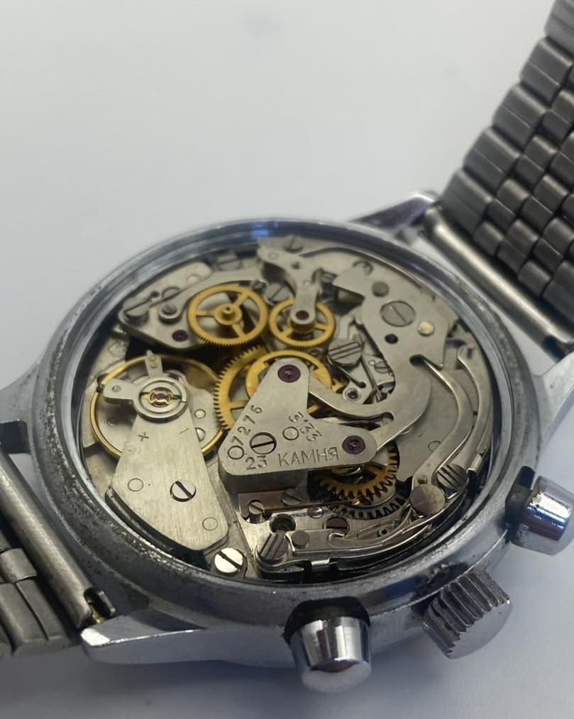 SEKONDA
عنكبوت روسي 
صنع الاتحاد السوڤيتي 
كرونوغراف 
قطر ٣٧ 
الساعة بحالة جيدة جدًا


**إذا كنت صاحب هذا الإعلان وتريد حذفه لأي سبب، رجاءا أرسل رسالة إلى الدعم الفني**