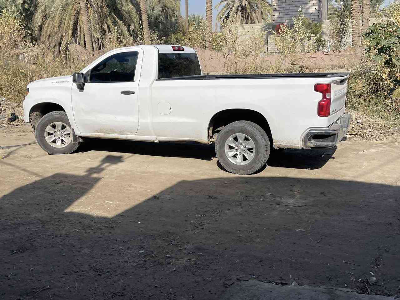 للبيع سلفرادو 
مديل 2023 
ماشي60 الف 
محرك 5300 
رقم اربيل 
للاستفسار 
***********
السعر ٢٠٥ 
تحياتي للجميع
