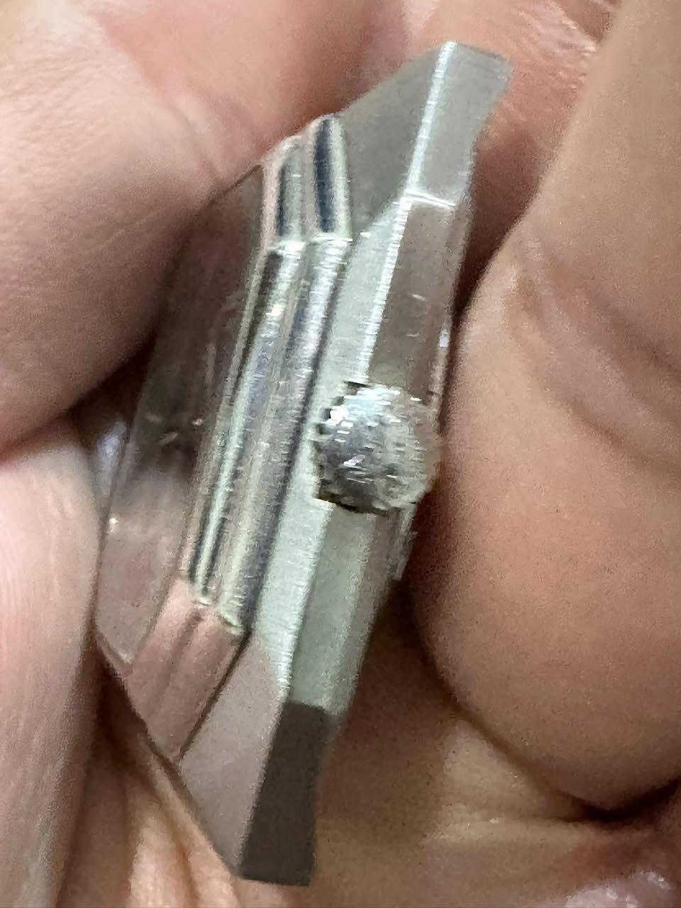 السلام عليكم. لونجنيز موديل مميز شهري محتلف مستطيلة الساعة
اوتوماتك الساعة زيرو خام بدون بولش قطر كبير لين الساعة مستطيلة
***********        400$
