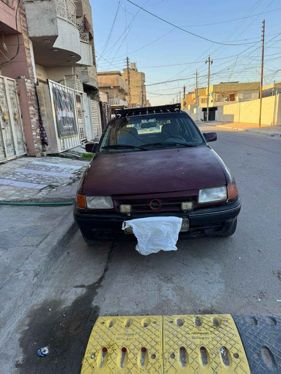 السلام عليكم للبيع  اوبل استرة 92 بسمي سيارة كاملة مناقصها شي فقط صدرها الامامي تعبان  محرك وكير خير من الله شغالة سيارة مال كراب والكل يعرف الاوبل  سنوية 26/3 تسقط اي استفسار هذا رقمي واني حاظر ...***********.
