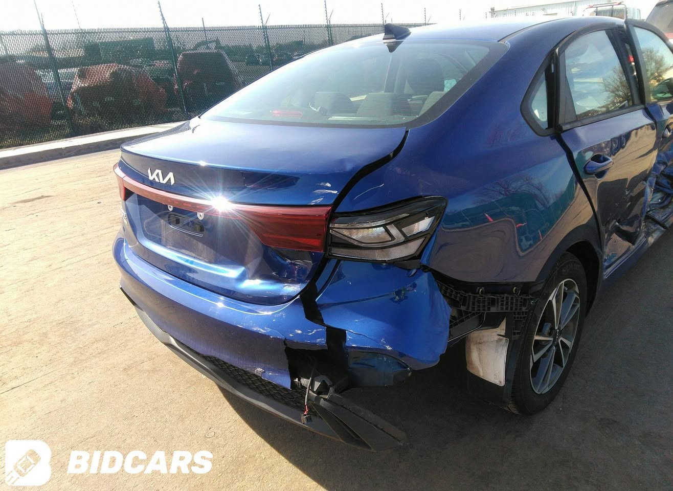 فورتي 22 حادث موضح بالصور ماشيه 23الف ميل سياره مكفوله كير محرك جديده سياره السعر140اتصىل علا الرقم ***********
