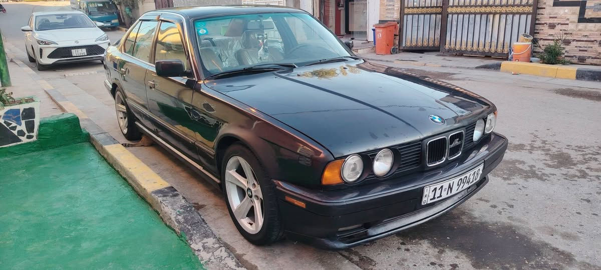 السلام عليكم بي ام 535 بأسمي موديل ٩١ وارد يابان كير مكينه صدر خير من الله تبريد شغال فقط غاز طار تخم تاير ويل هامان كهربائيات كلها شغاله مسجل بلوتوث شغال دوشمه جلد جديده كشنات كهرباء شغالات حتى التجاوي كهرباء السعد ٥٧ او بيها مجال بسيط للاستفسار *********** مكاني بغداد
