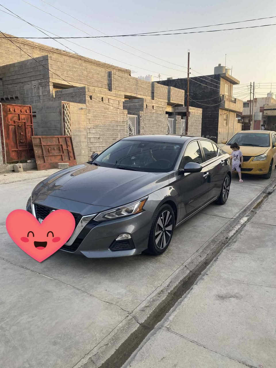 السلام عليكم
نيسان التيما SR موديل 20 
حادث جاملغ وبنيد صبغ فقط ( بدون دواخل ) 
ماشية 180 الف ميل . 
رقم اربيل هزة وسنوية جديدة ( وكالة او تحويل ) 
مواصفات فول 1/1 بس بدون فتحة … السعر المطلوب 135وبيها مجال حك جيه اذا اكو مراوس بكورلا تكسي من موديل 13اوفوك هم اراوس محتاج فرق ***********
مكان / بغداد . 
السعر / 160$ وبيها مجال بسيط جداً . 
للاتصال / *********** .
