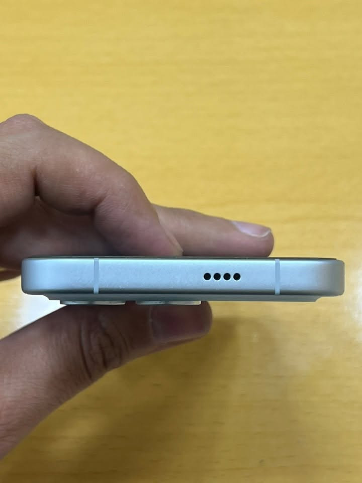 السلام عليكم
الجهاز: Poco F8 Pro (ذاكرة 512 جيجا).
 النظافة: 100% بحالة الوكالة (بدون أي شخط).
 البطارية: الصحة 100% (مشحون 71 مرة فقط).
 الملحقات: الكرتونة كاملة مع الشاحن الأصلي الخارق 100 واط.
 ورقة ضمان رسمي itloby لمدة سنة كاملة 
 السعر: 720 ألف 
مكاني بغداد حي الجامعة او الكاظمية مساء
رقمي ***********
